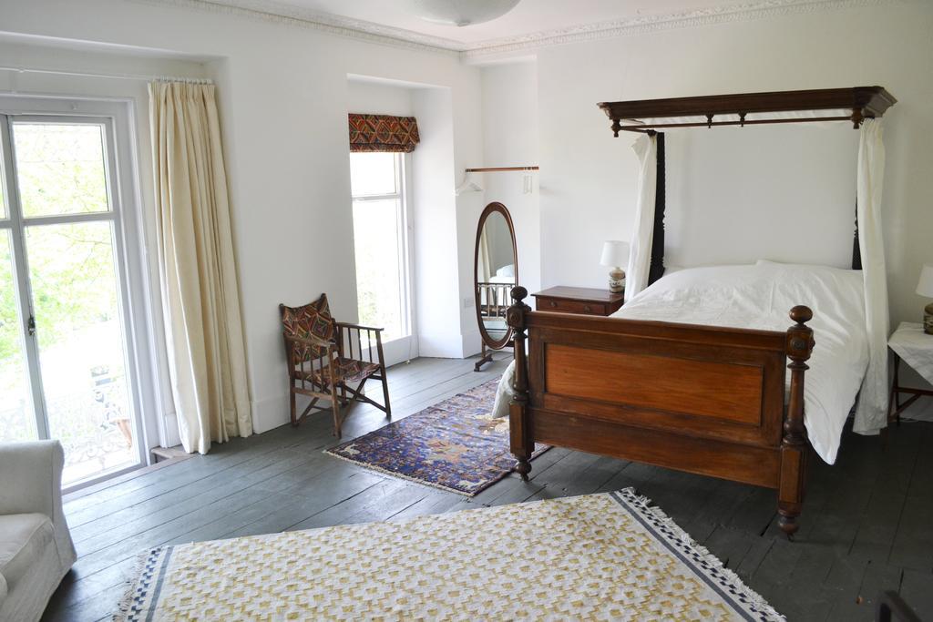 8A Spring Gardens Ξενοδοχείο Haverfordwest Εξωτερικό φωτογραφία