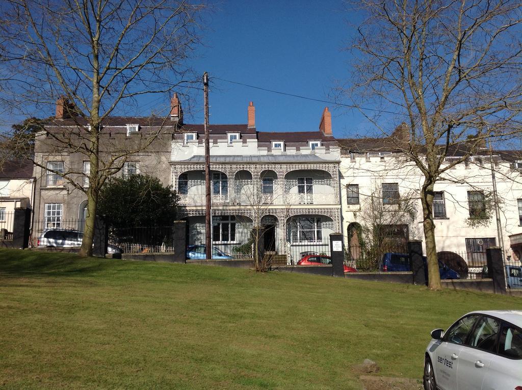 8A Spring Gardens Ξενοδοχείο Haverfordwest Εξωτερικό φωτογραφία