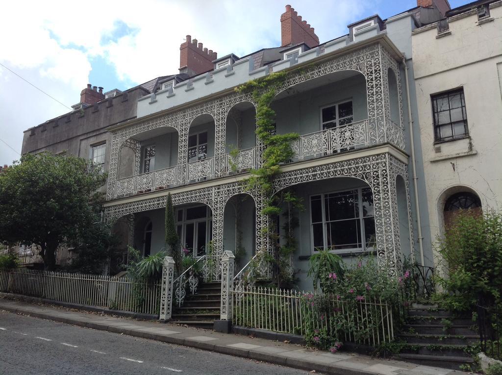 8A Spring Gardens Ξενοδοχείο Haverfordwest Εξωτερικό φωτογραφία
