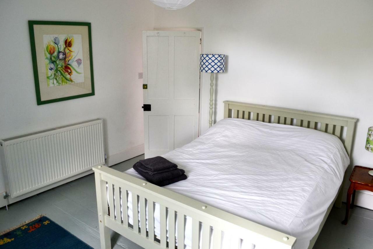 8A Spring Gardens Ξενοδοχείο Haverfordwest Εξωτερικό φωτογραφία