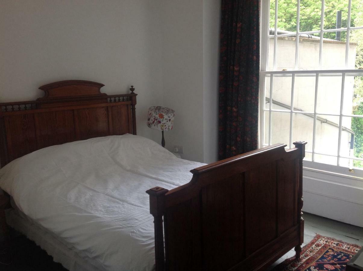 8A Spring Gardens Ξενοδοχείο Haverfordwest Εξωτερικό φωτογραφία