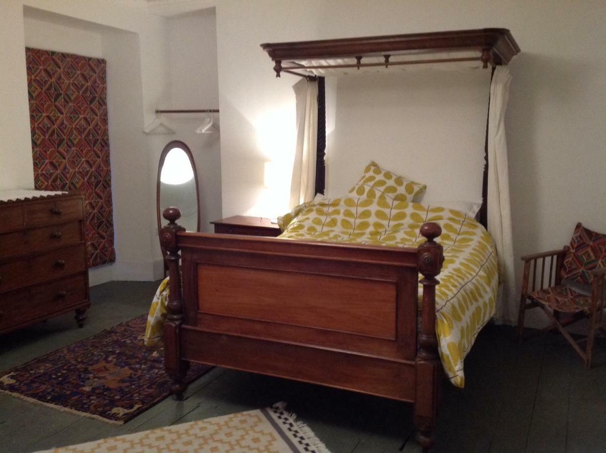 8A Spring Gardens Ξενοδοχείο Haverfordwest Εξωτερικό φωτογραφία