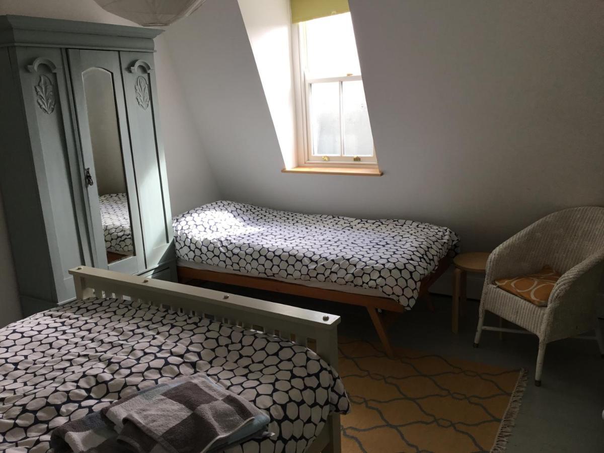 8A Spring Gardens Ξενοδοχείο Haverfordwest Εξωτερικό φωτογραφία